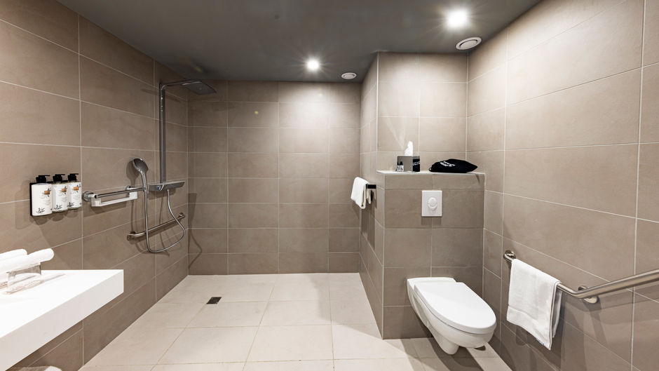 Crowne Plaza Le Dome Room