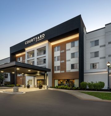 Courtyard by Marriott Edison Woodbridge