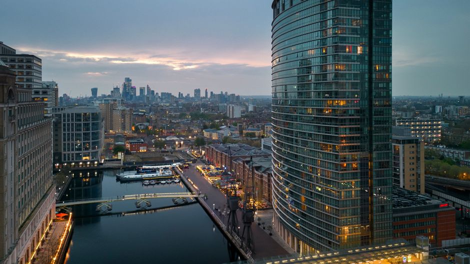 Marriott Exec Apts West India Quay Exterior