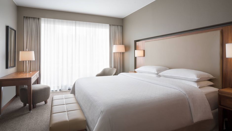 Sheraton Lake Como Hotel Suite