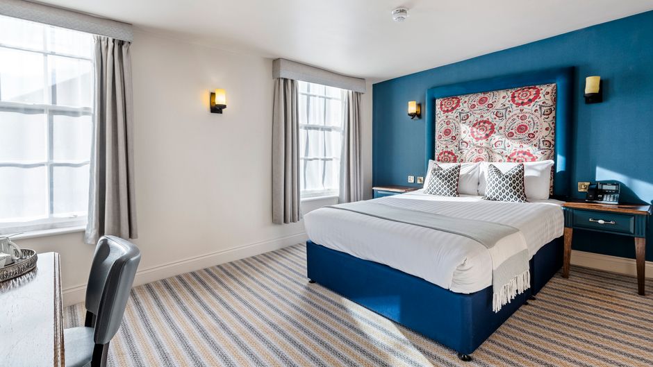 The George Hotel Room