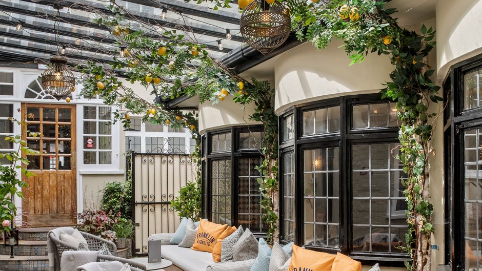 The George Hotel Exterior