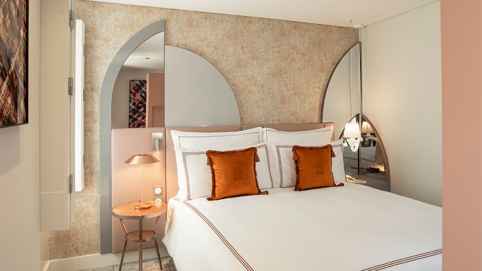 Convent Square-Vignette Collection Suite