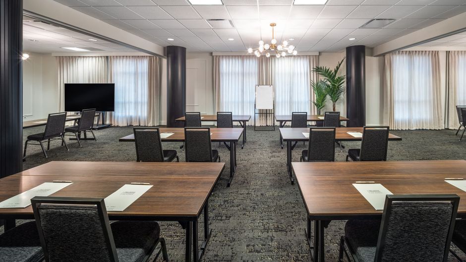 Residence Inn by Marriott Calgary South Meeting
