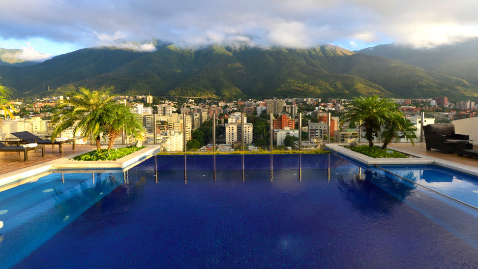 Pestana Caracas Hotel and Suites Pool