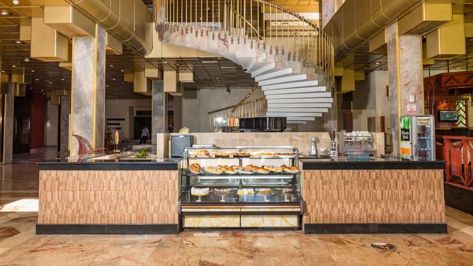 Rainbow Towers Hotel & Conference Center Restaurant