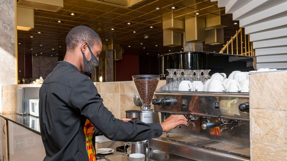 Rainbow Towers Hotel & Conference Center Restaurant