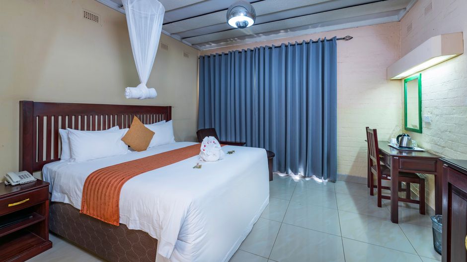Kadoma Hotel & Conference Center Suite