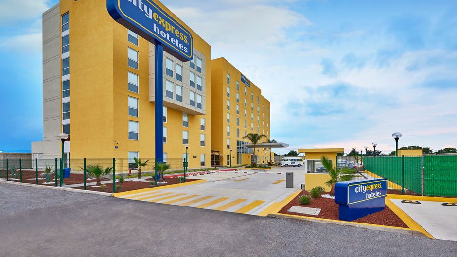 City Express by Marriott Celaya Galerias Exterior