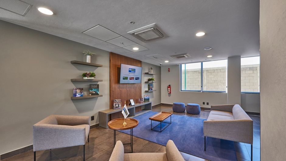 City Express by Marriott Celaya Galerias Lobby