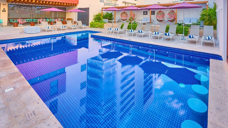 City Express Plus by Marriott Pool
