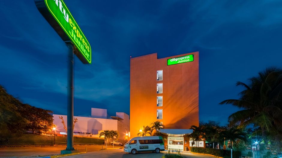 City Express Junior by Marriott Exterior