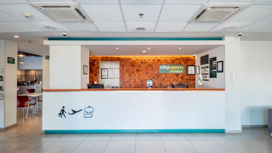City Express Junior by Marriott Lobby