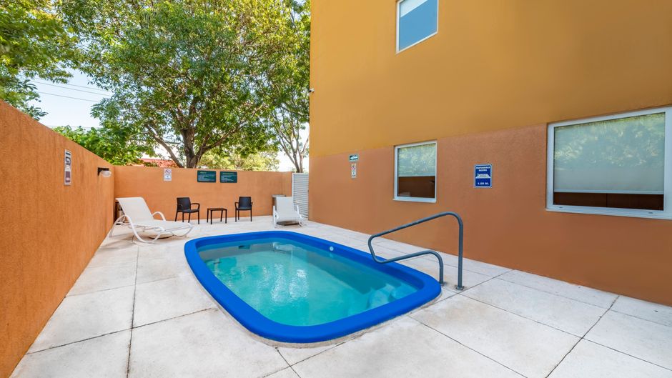 City Express Junior by Marriott Airport Pool
