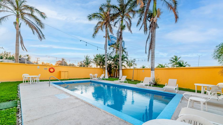 City Express by Marriott Pool