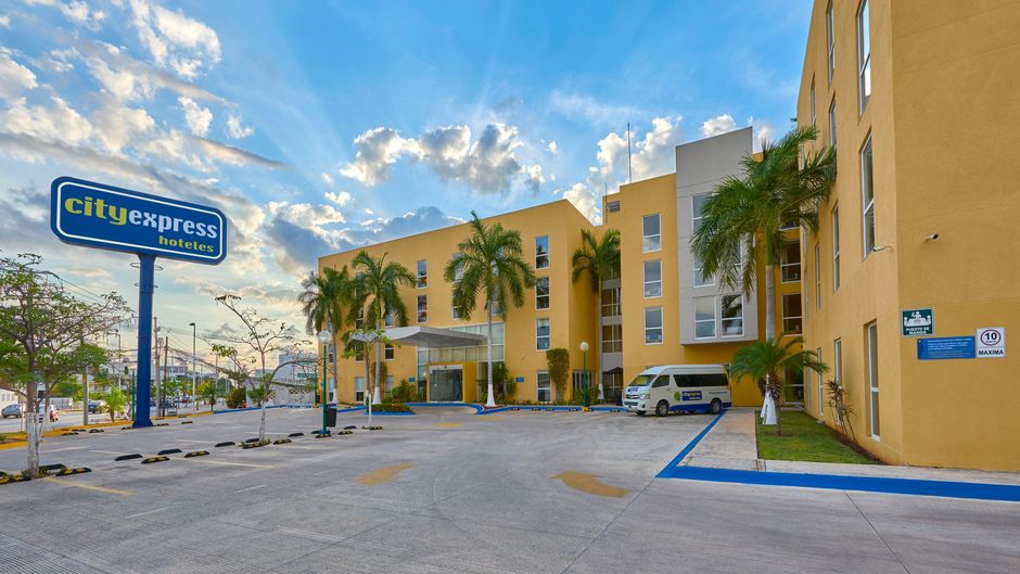 City Express by Marriott Campeche Exterior