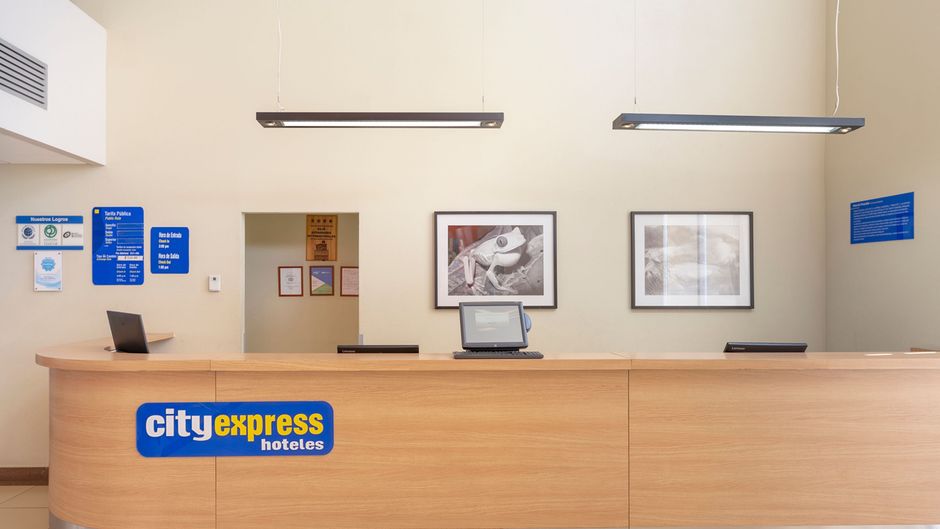 City Express by Marrott San Jose Lobby