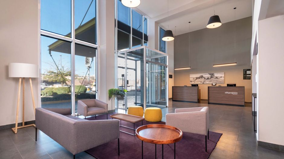 City Express by Marriott Chihuahua Lobby