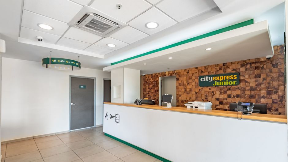 City Express Junior by Marriott Lobby