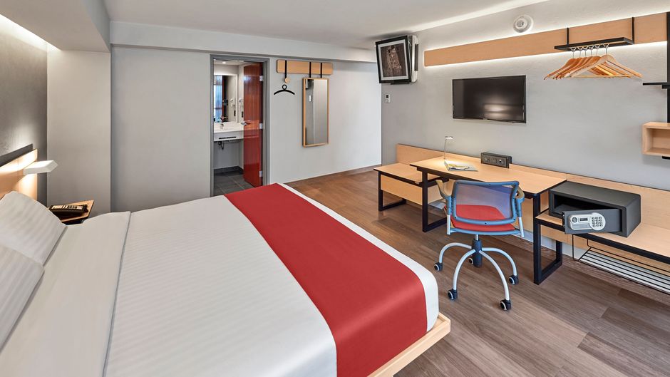 City Express by Marriott EBC Reforma Suite