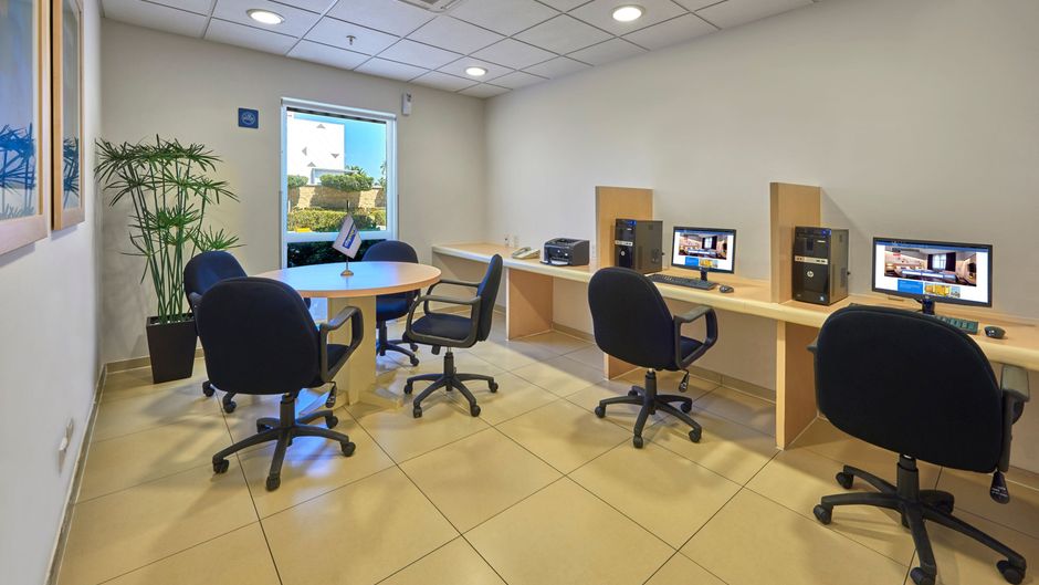 City Express by Marriott Manzanillo Other