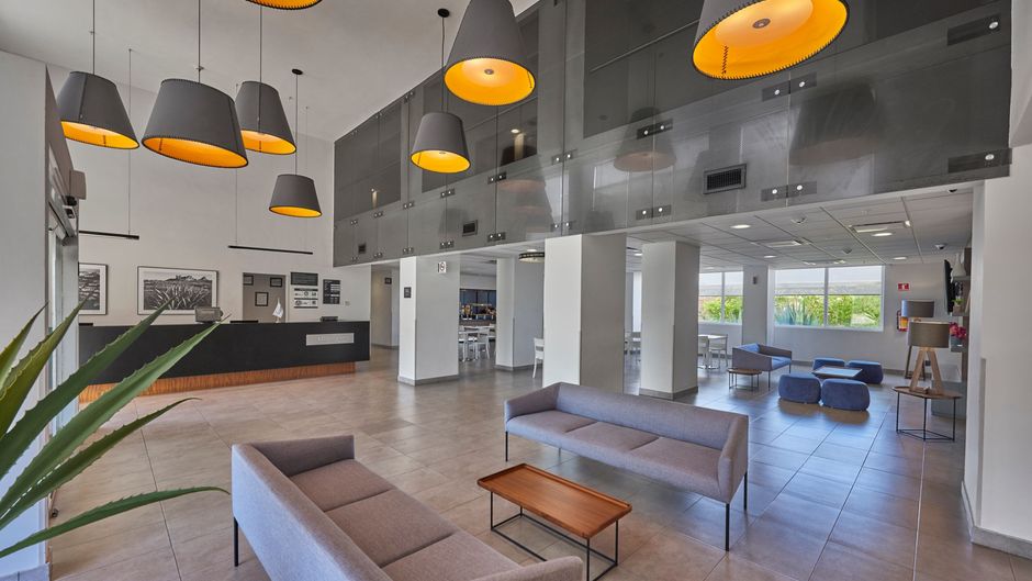 City Express by Marriott Durango Lobby