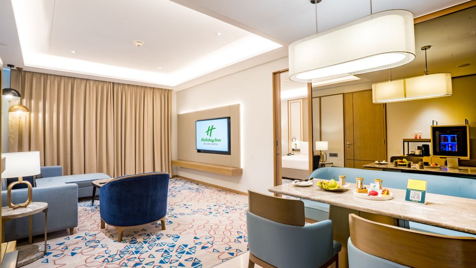 Holiday Inn Lucknow Airport Suite