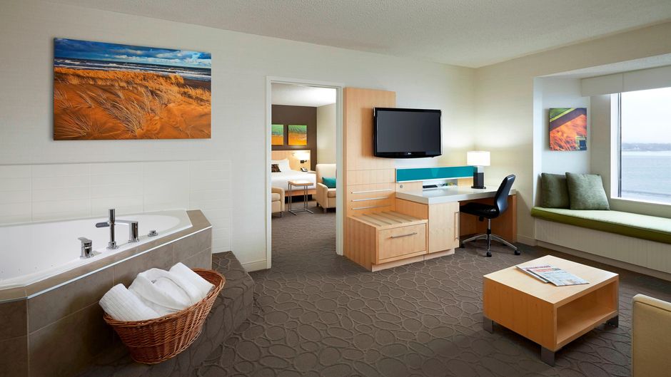 Delta Hotels Prince Edward Pool