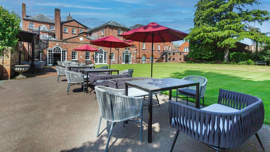 Wynnstay Hotel & Spa Exterior