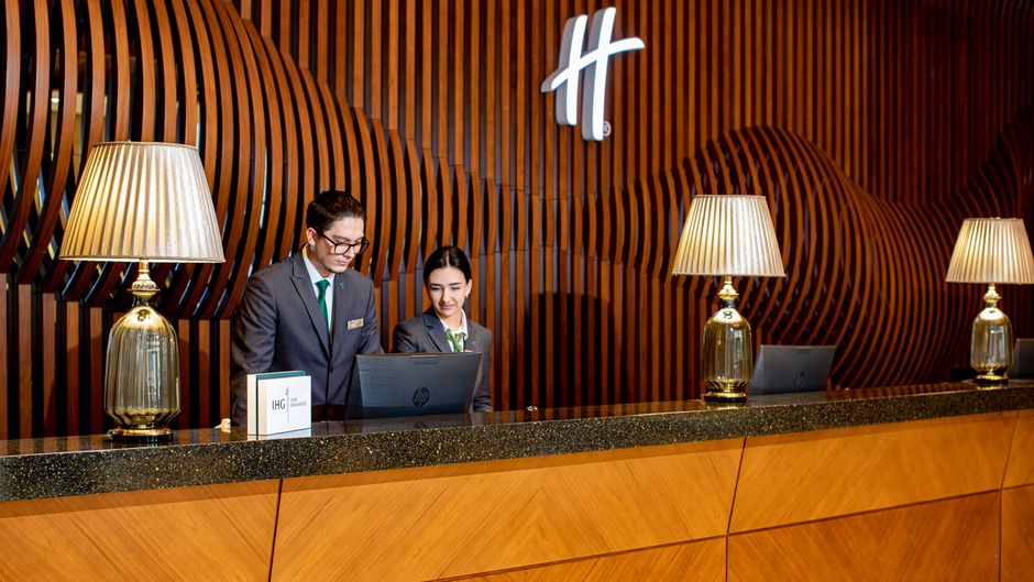 Holiday Inn Baku Exterior