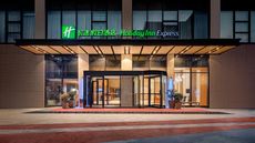 Holiday Inn Express Qujiang South