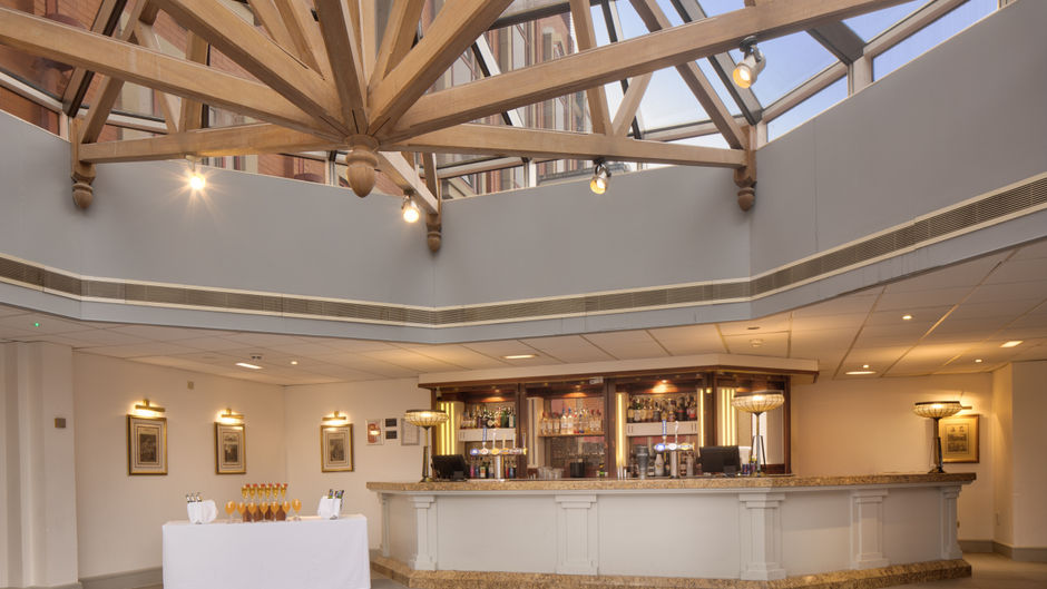 Holiday Inn Bolton Lobby