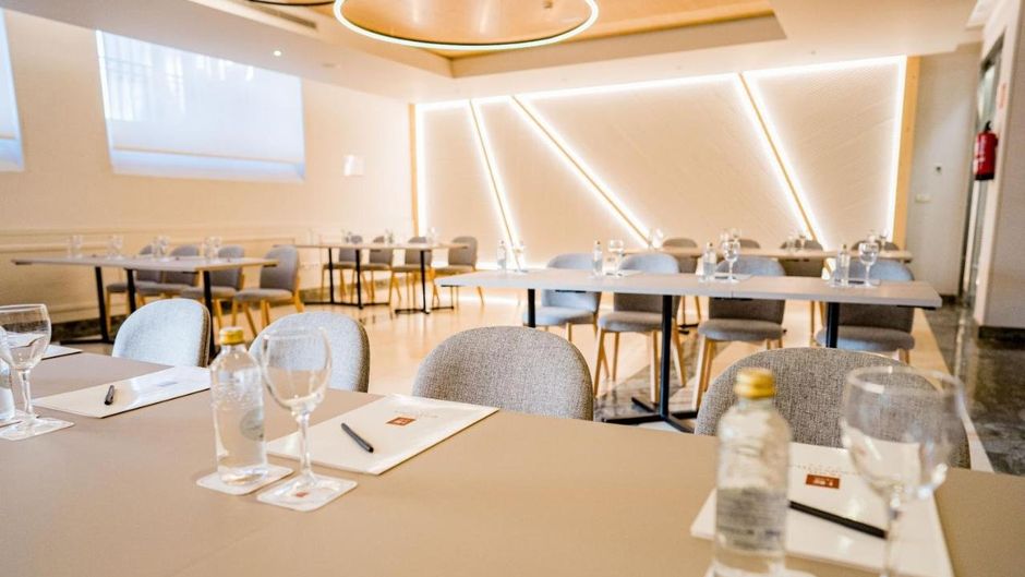 Hotel Compostela Meeting