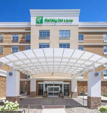 Holiday Inn & Suites Detroit-Troy