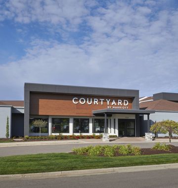 Courtyard by Marriott Detroit Troy