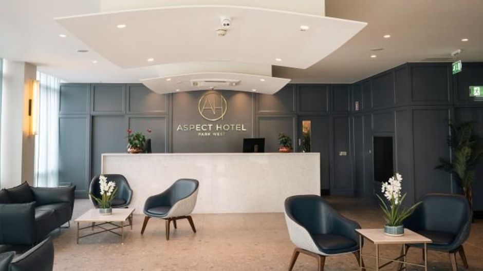 Aspect Hotel Park West Lobby
