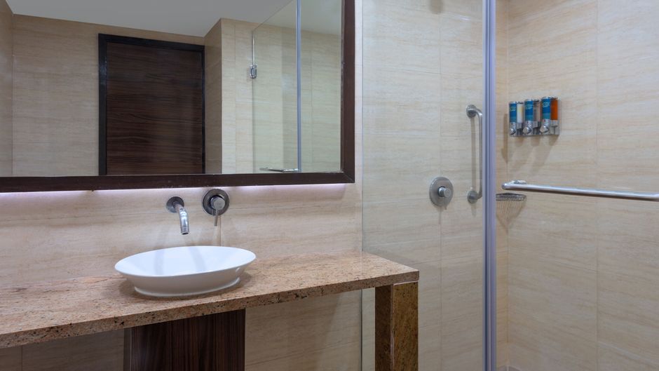 Four Points by Sheraton Vadodara Room