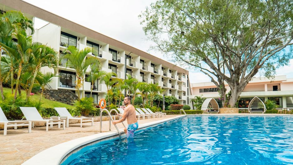 Holiday Inn San Jose La Sabana Pool