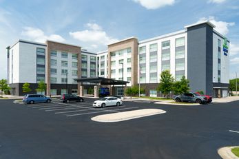 Holiday Inn Express/Stes Mall of America