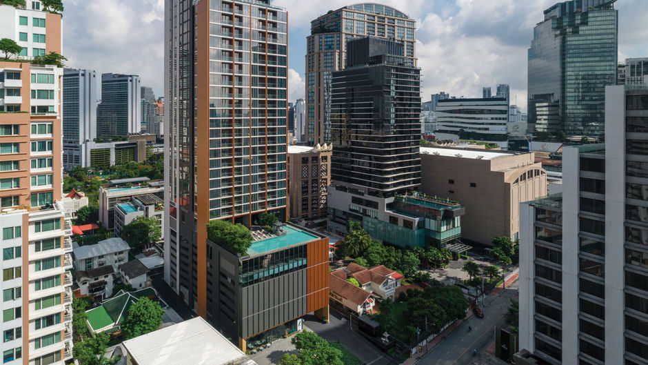 Oakwood Suites Bangkok Exterior