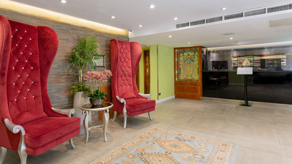 Donnington Manor Hotel Lobby
