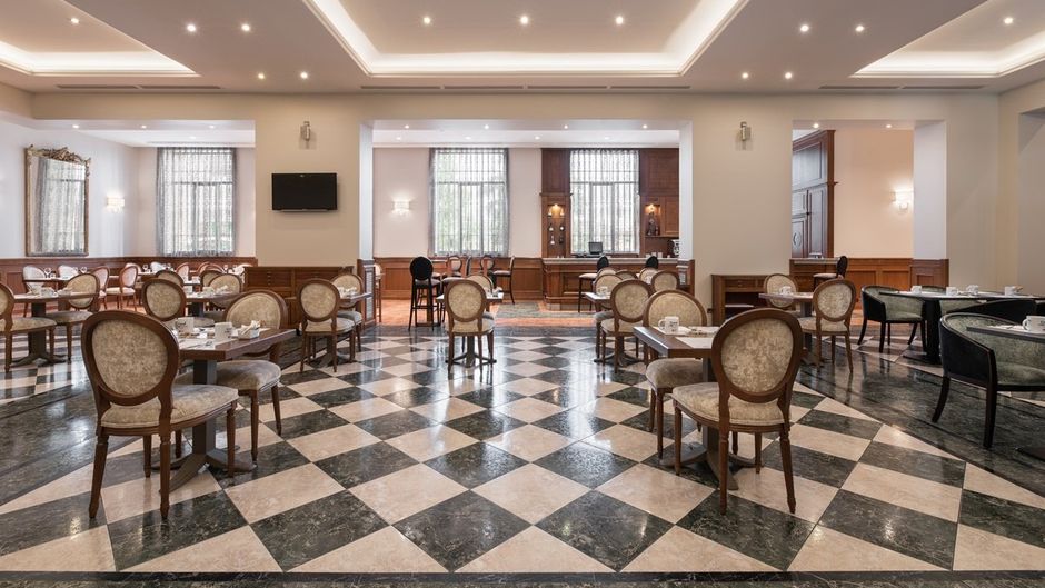 Exe Alfonso VIII Restaurant
