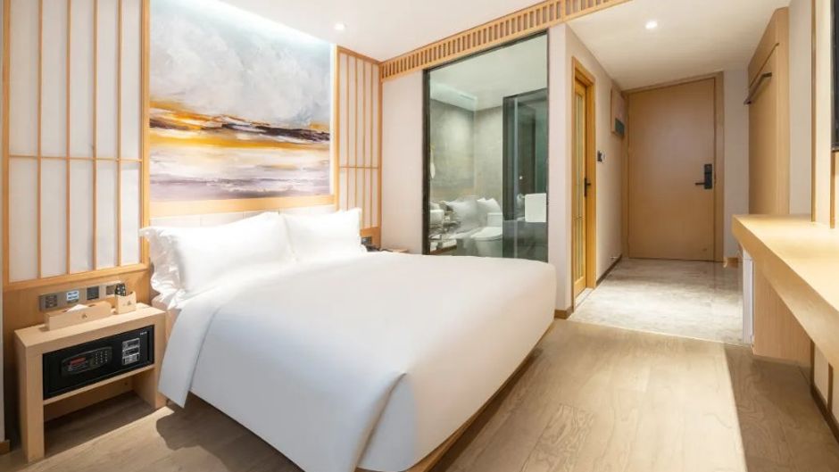 East Hotel Dalian Room