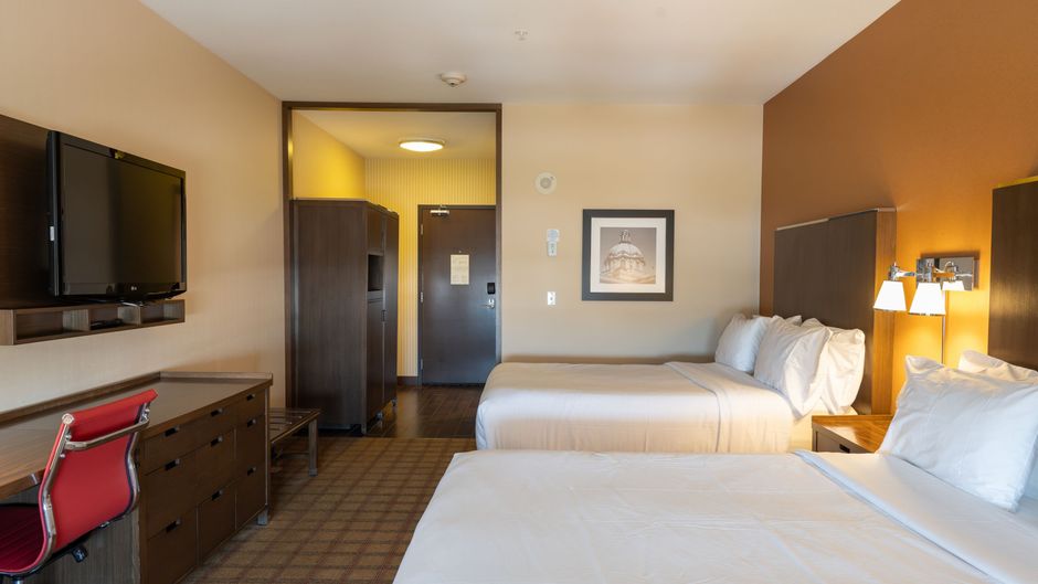 Four Points Sheraton Edmonton Intl Arpt Room