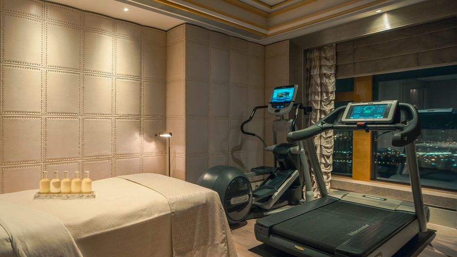 Four Seasons Hong Kong Suite