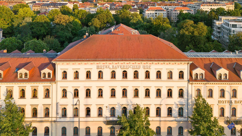 Hotel Bayerischer Hof Dresden Exterior