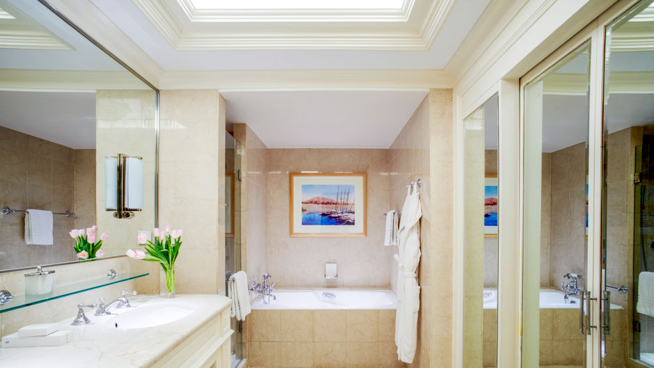 Four Seasons Hotel Cairo at Nile Plaza Room