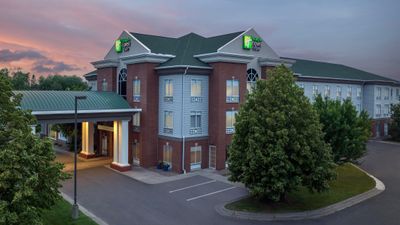 Holiday Inn Express & Suites