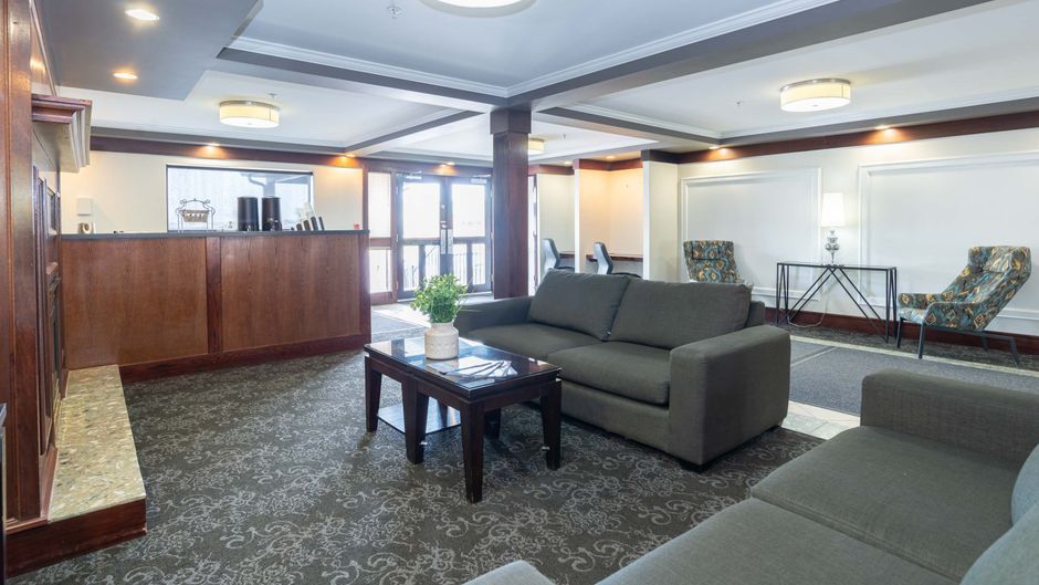 Sandman Hotel Red Deer Lobby