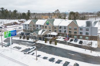 Holiday Inn Express & Suites
